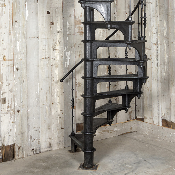 Oudebouwmaterialen home wenteltrap spiltrap gietijzer trap industrieel