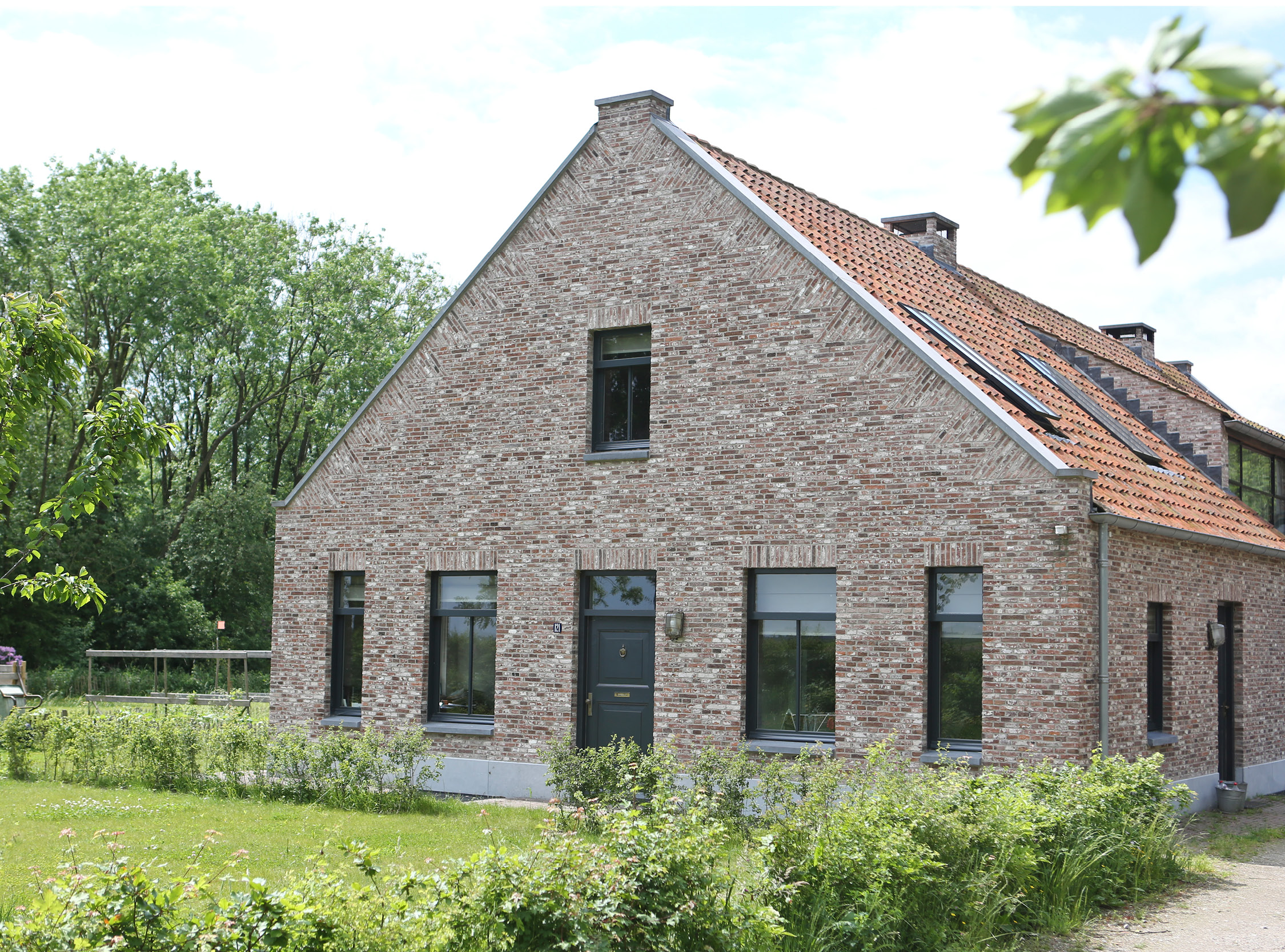 Nieuwbouw oude bouwmaterialen metselstenen vechtformaat vechtstenen Nieuwbouw oude bouwmaterialen metselstenen vechtformaat vechtstenen