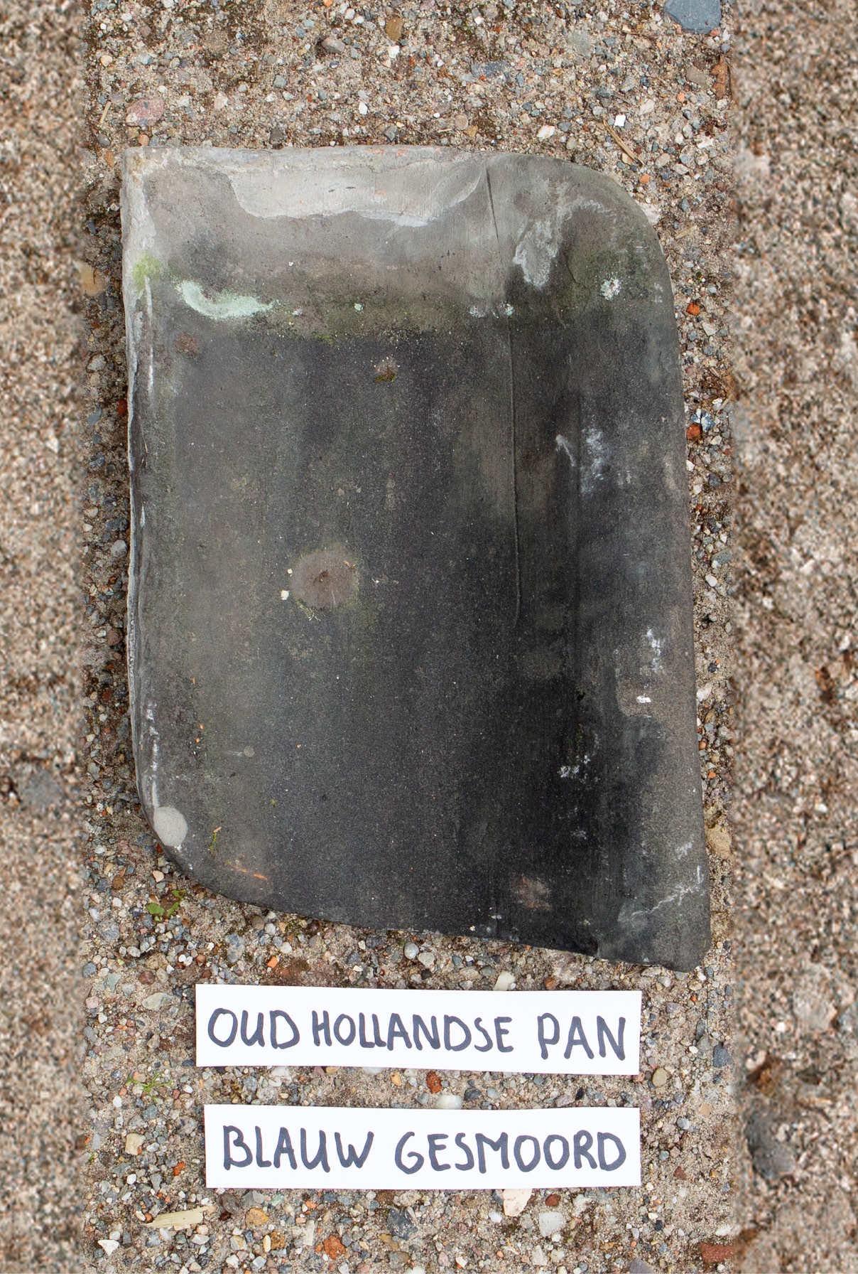 Oud hollandsepan dakpan blauw gesmoord oude Oud hollandsepan dakpan blauw gesmoord oude