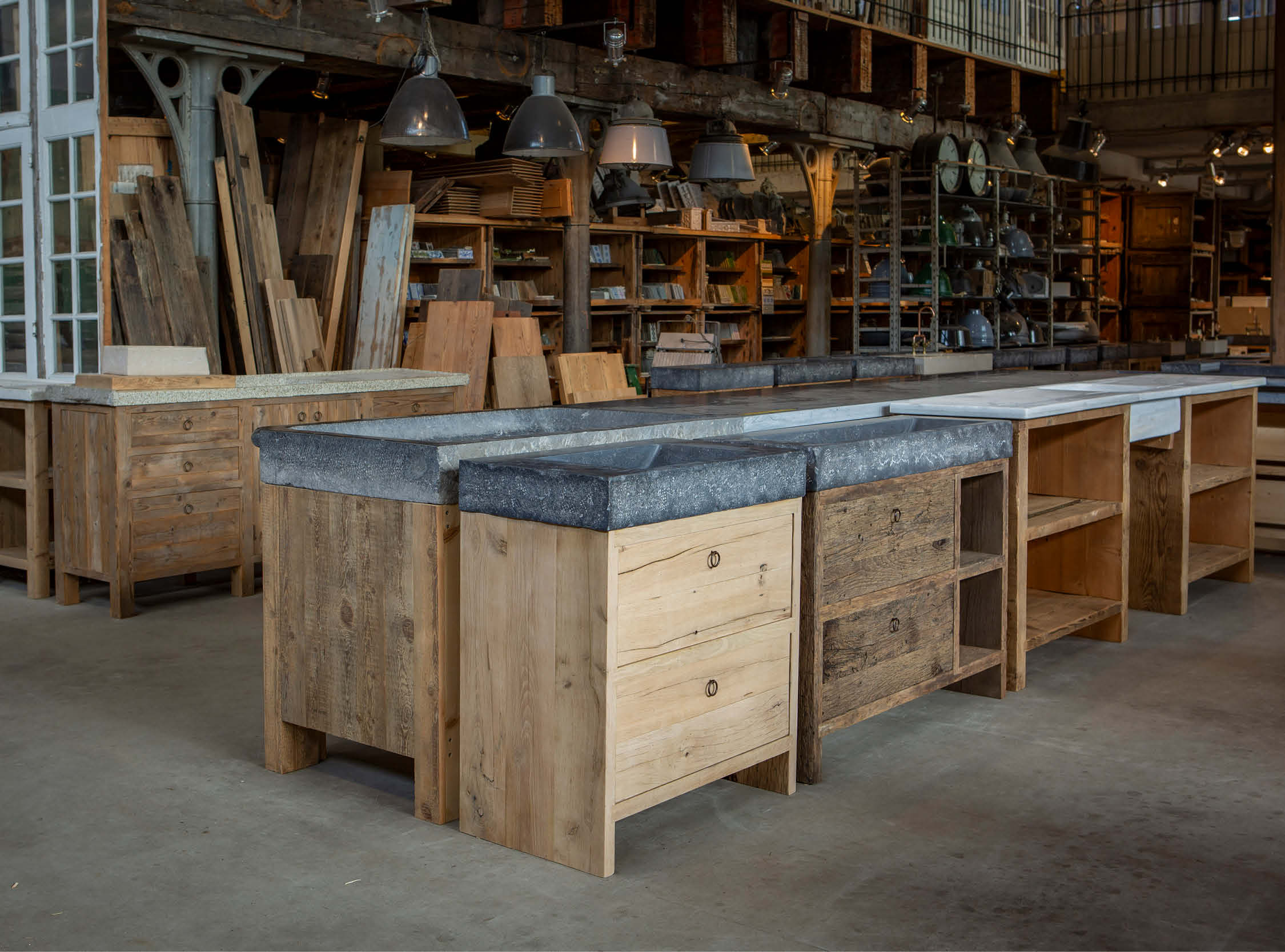 Badkamermeubels Oregon pine ladekast bathroom Belgisch hardsteen