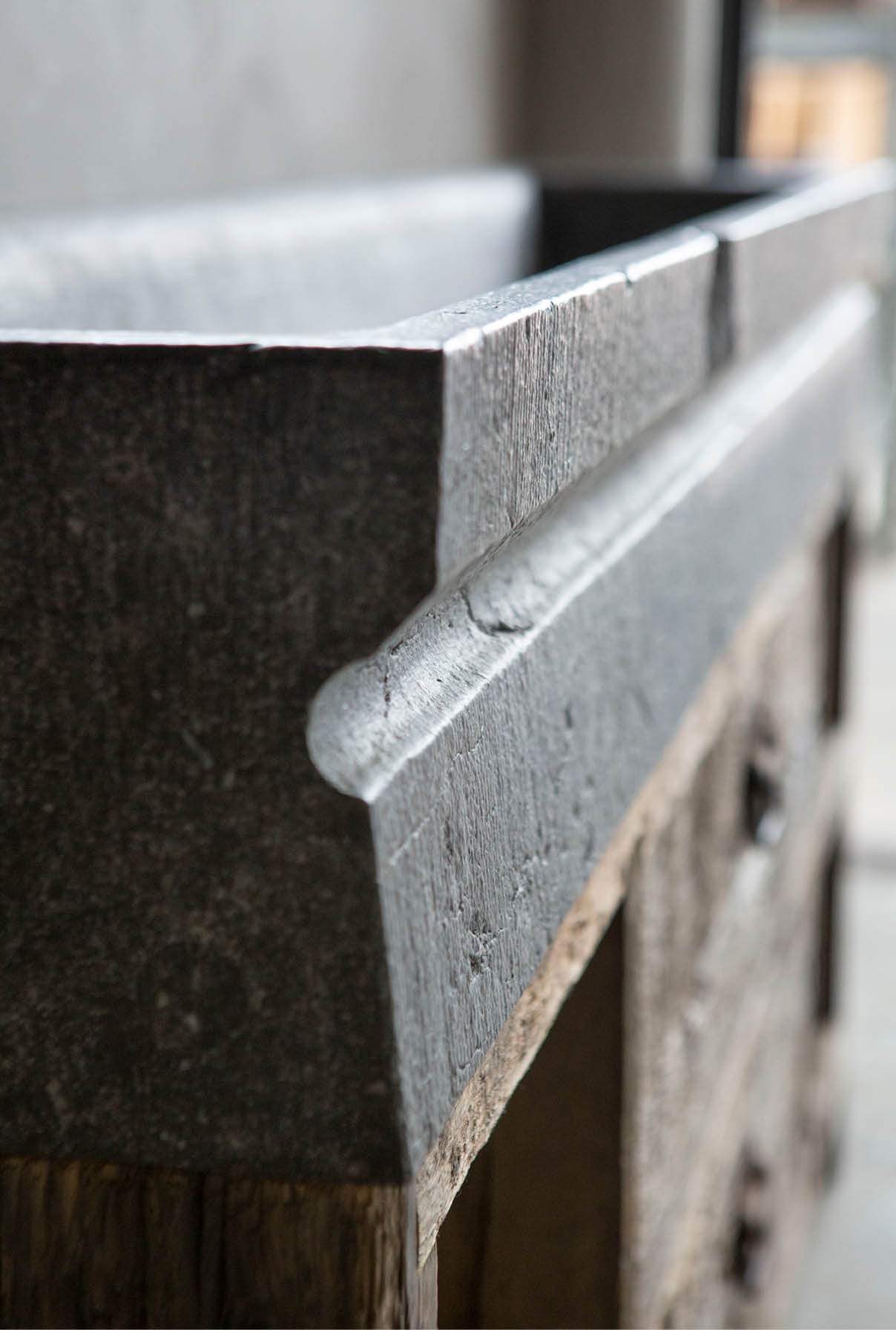 kasteelmeubel rustiek eiken badkamermeubels maatwerk hout vanijken kasteelmeubel wagondelen badkamermeubel oud eiken hardsteen janvanijken