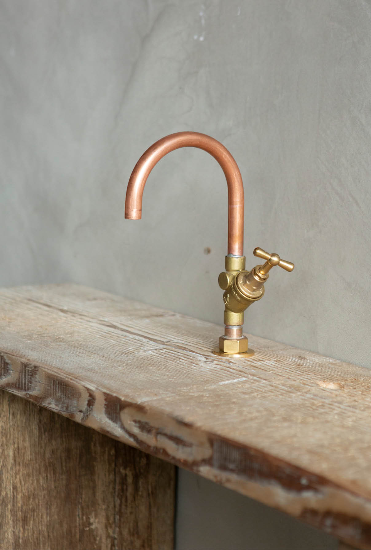 fonteinkraan koperen kraan badkamer keuken koper messing fonteinkraan koperen kraan badkamer keuken oude bouwmaterialen