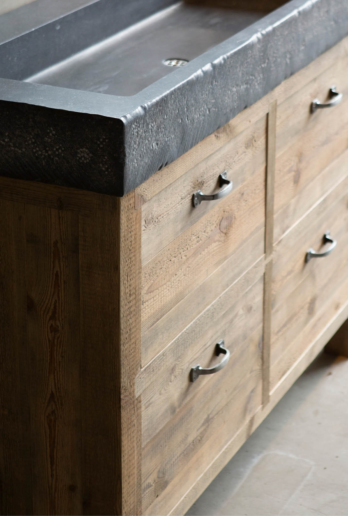 oud bruin vloerhout badkamer authentiek rustiek oudebouwmaterialen oud bruin vloerhout badkamer authentiek rustiek oudebouwmaterialen