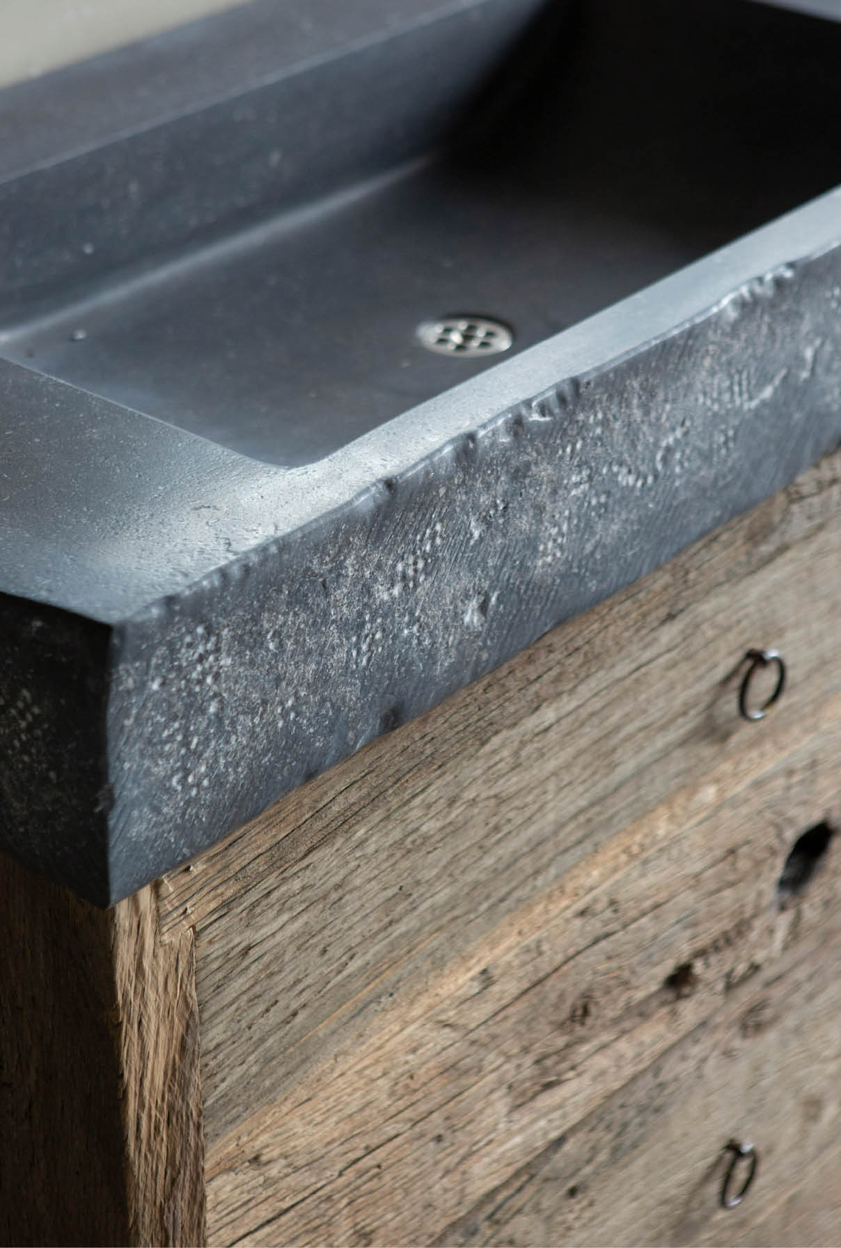 rustiek eiken badkamermeubel authentiek maatwerk janvanijken hout rustiek eiken badkamermeubel authentiek maatwerk janvanijken hout