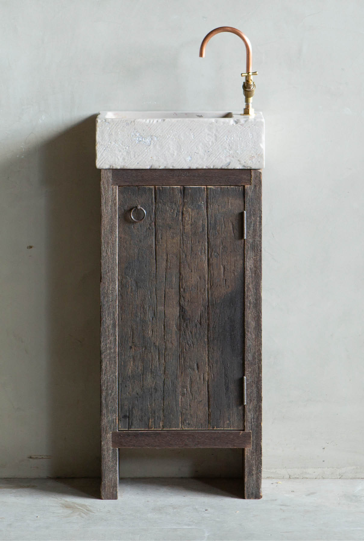 toiletmeubel wagondelen hardhout steen oudebouwmaterialen eiken toiletmeubel wagondelen hardhout steen oudebouwmaterialen eiken