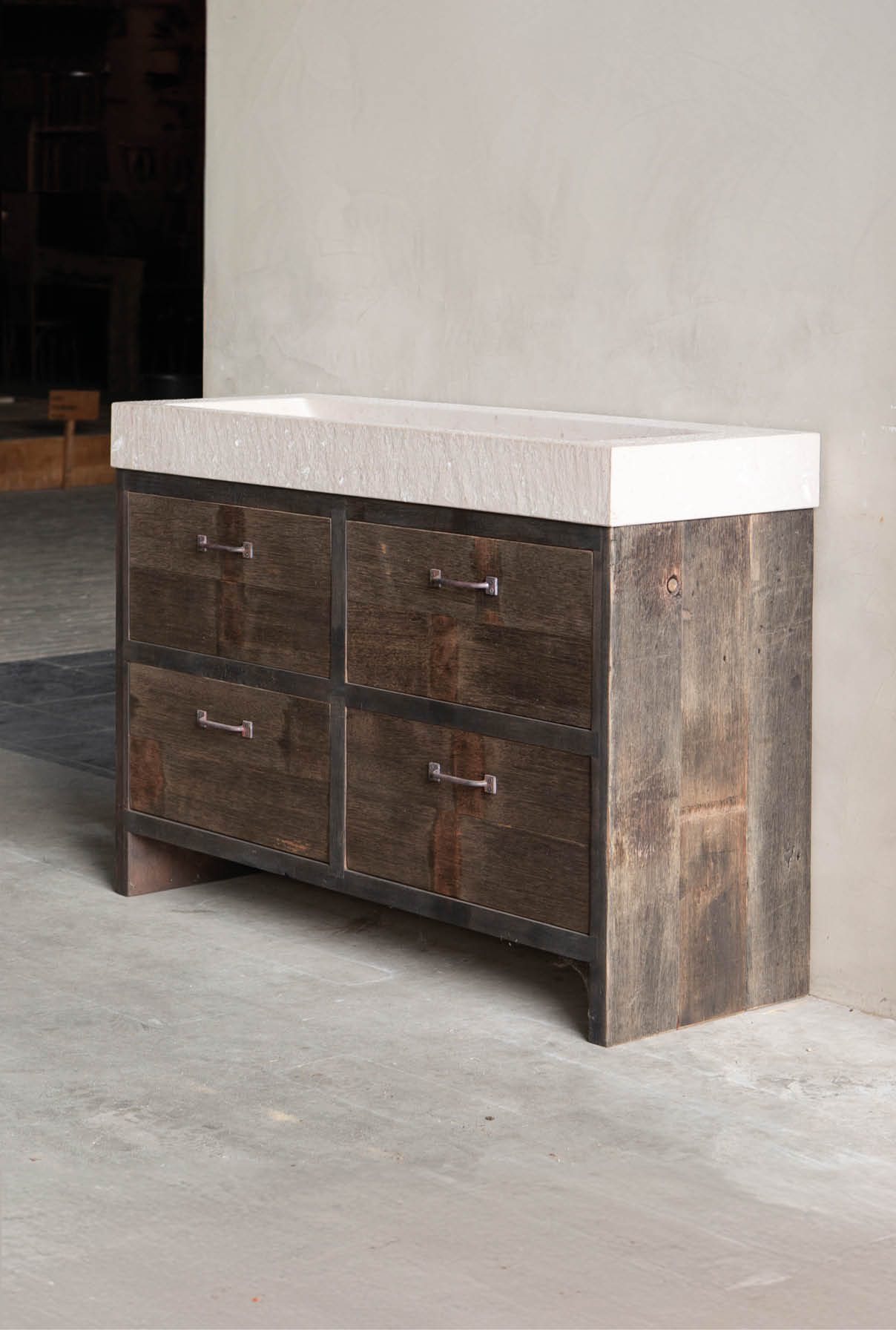 wagondelen hardhout badkamermeubel maatwerk hout oudebouwmaterialen wagondelen hardhout badkamermeubels ladekast oudebouwmaterialen hout