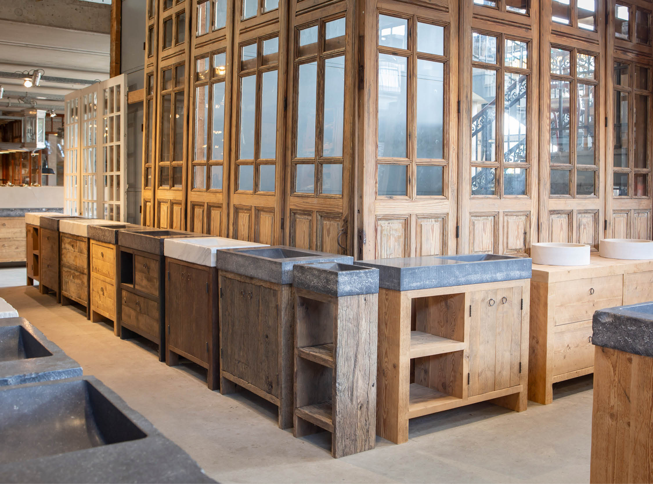 Badkamermeubels Oregon pine ladekast bathroom Belgisch hardsteen