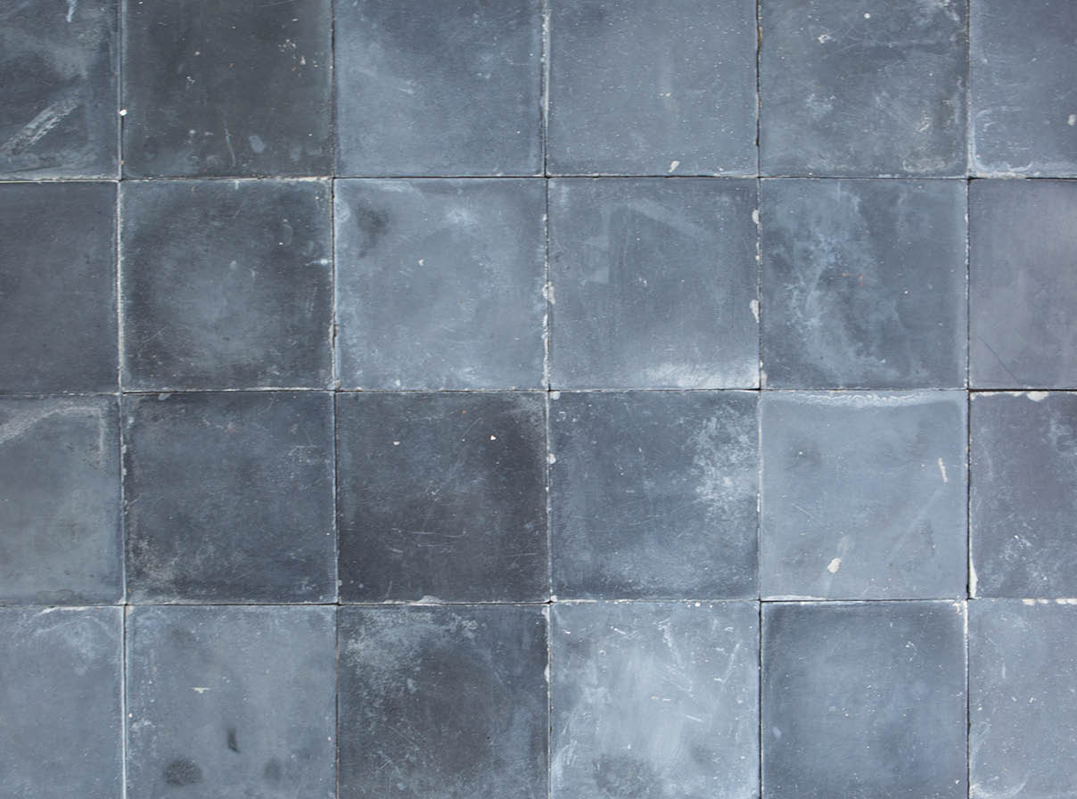 cementtegel-zwart-vloertegels-kwaliteit-oude-bouwmaterialen-001 Franse cementtegels zwart genuanceerd