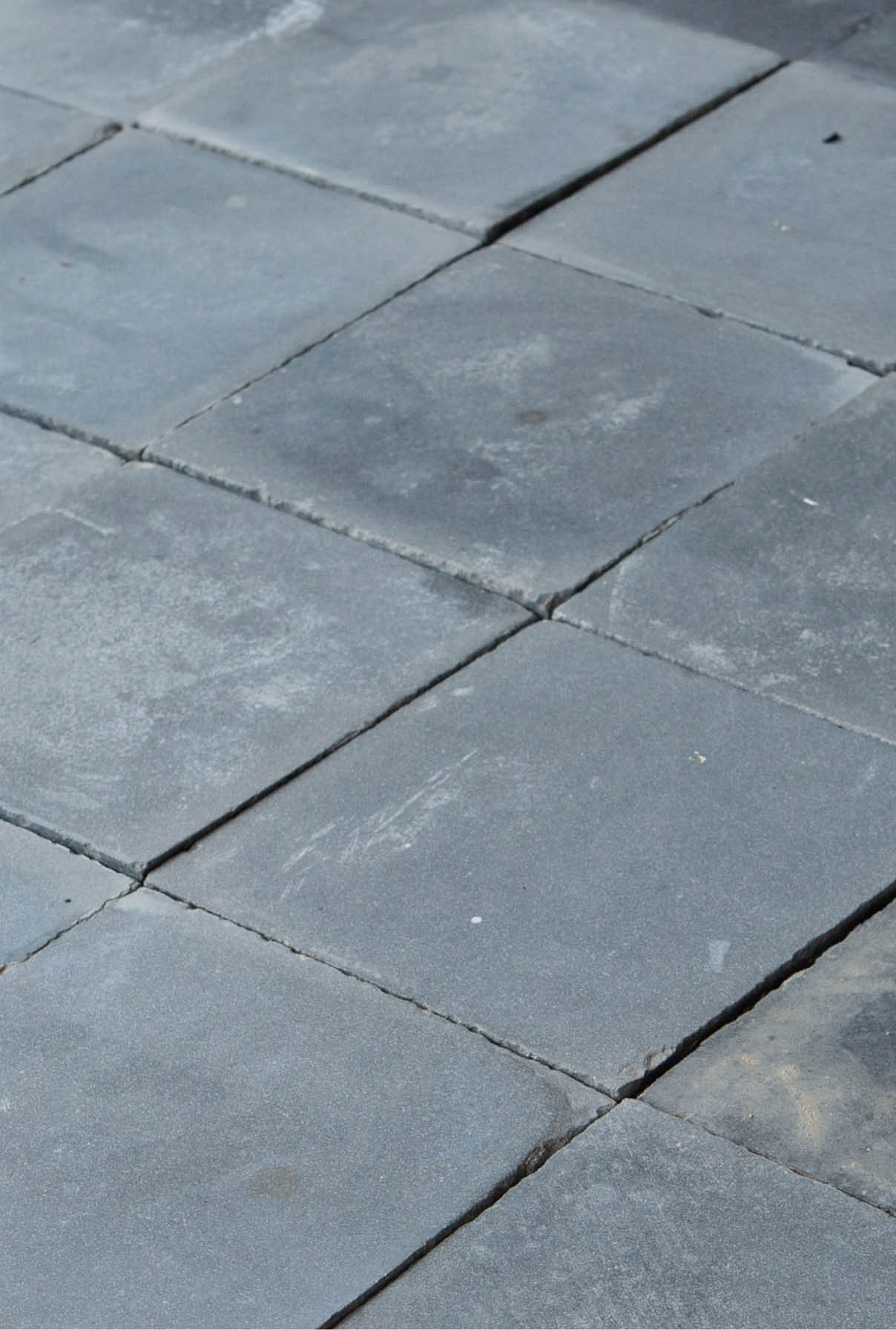 cementtegels-zwart-vloertegels-tegels-tegel-janvanijken-001 Franse cementtegels - zwart genuanceerd