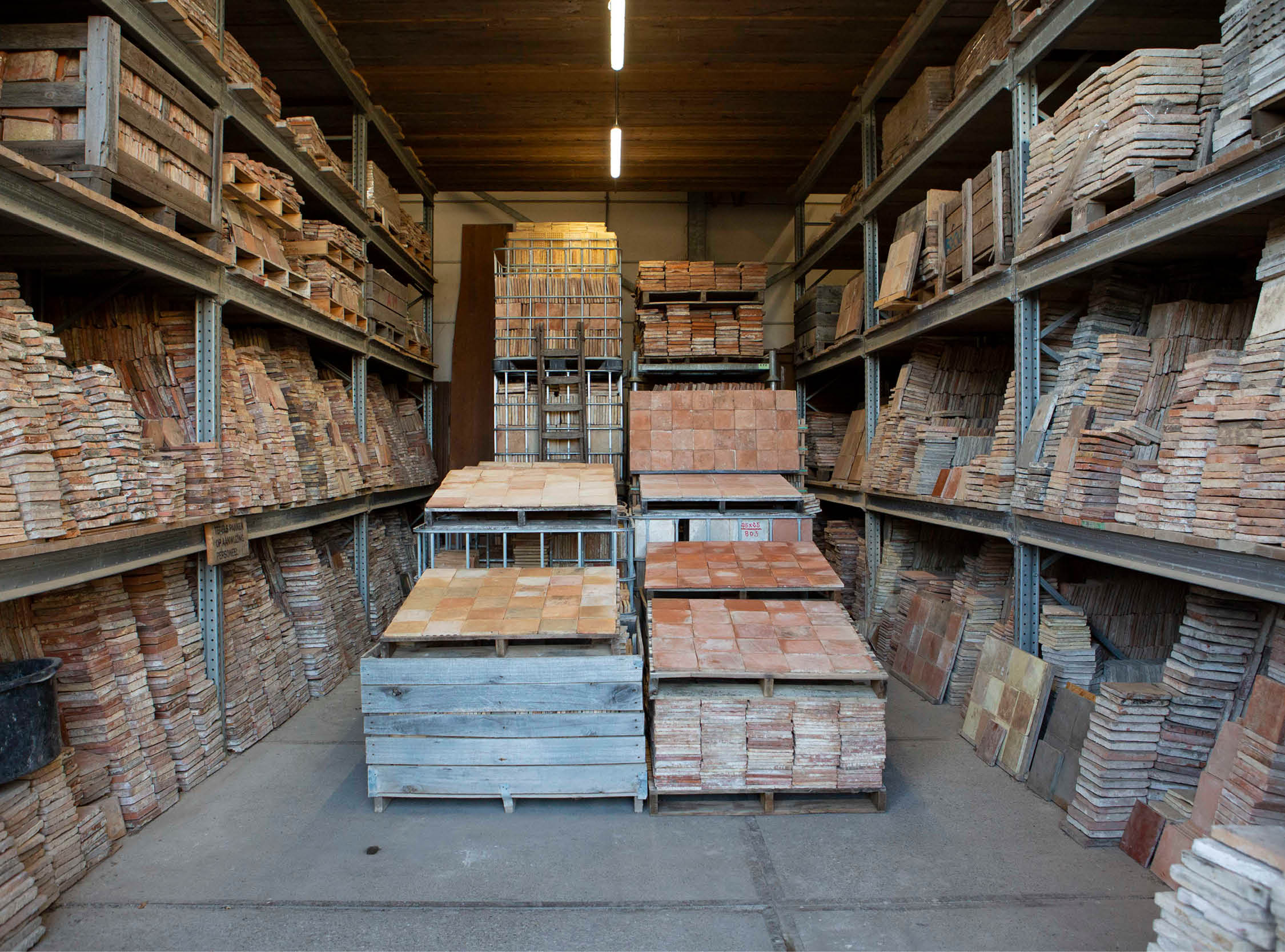 Vloertegels oude keramische vloer tegels oude bouwmaterialen
