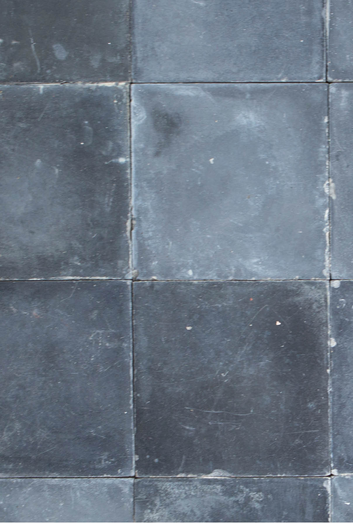 tegel-zwart-vloertegels-effen-kwaliteit-van-ijken-001 Franse cementtegels zwart genuanceerd