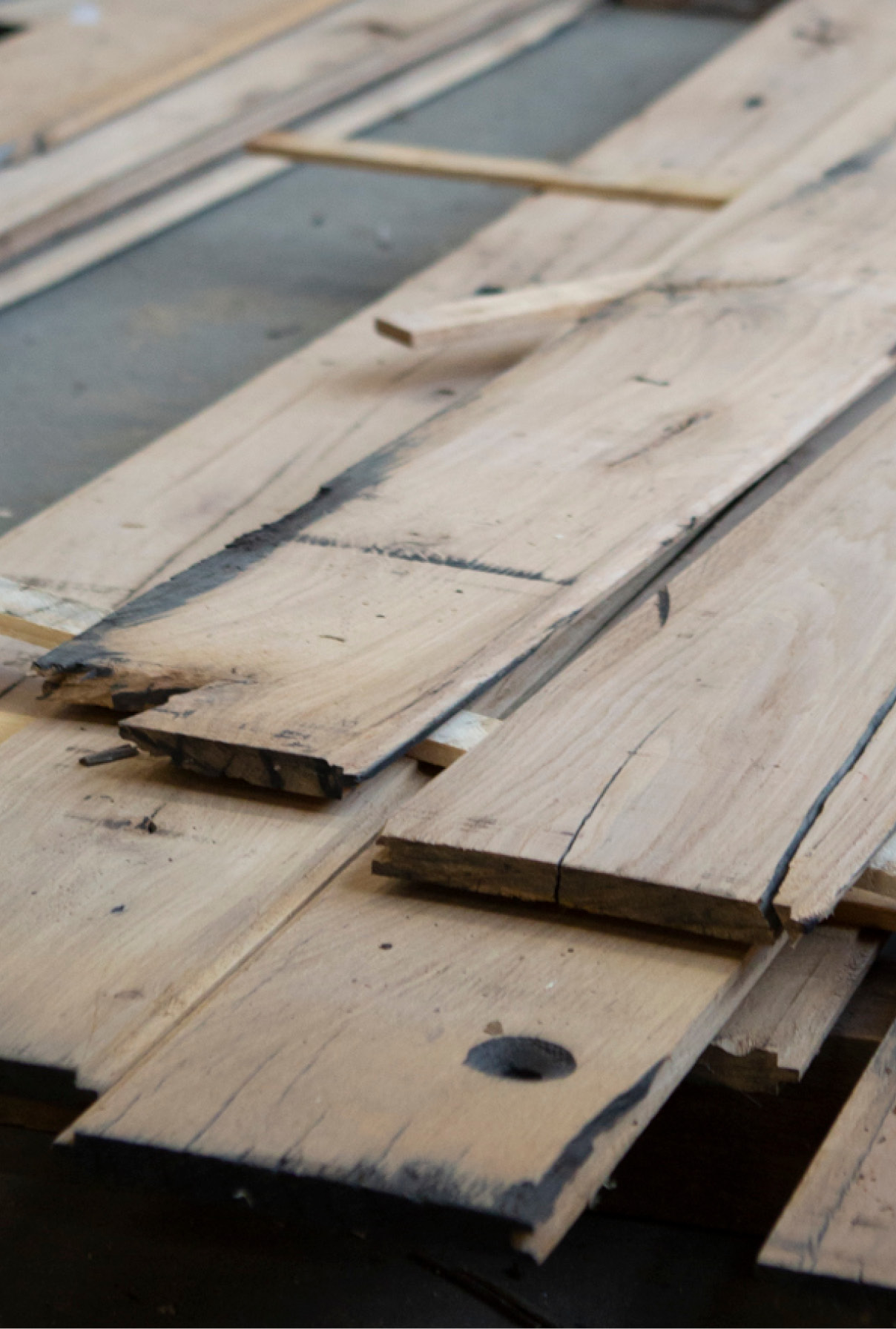 gedroogde-oude-planken-plank-ijken-oudebouwmaterialen-001 Gedroogde oude planken