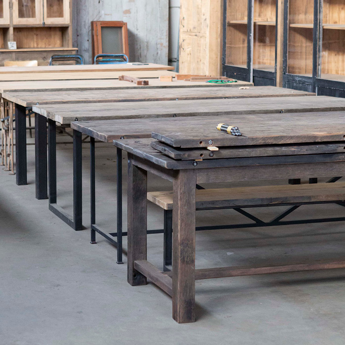 Tafels Buitentafels Binnentafels Salontafels Bijzettafels Tafel Oude Bouwmaterialen