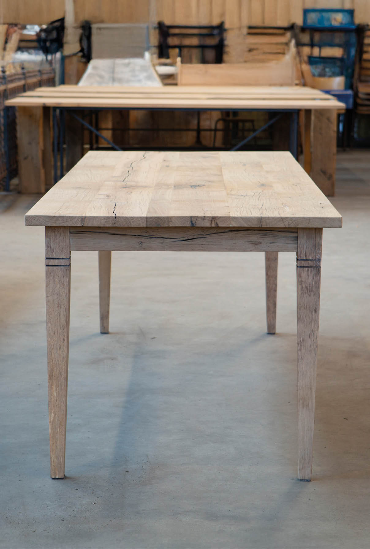 eiken-tafel-oude-wagondelen-janvanijken-001 Tafel met eiken wagondelen blad en klassieke poten