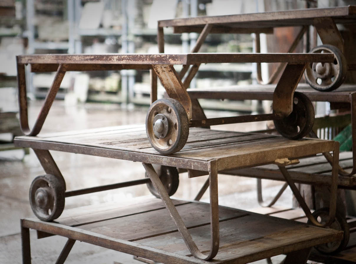 industriële-trolley-salontafel-trolleys-oudebouwmaterialen-001 Industriële trolleys uit oude steenfabriek