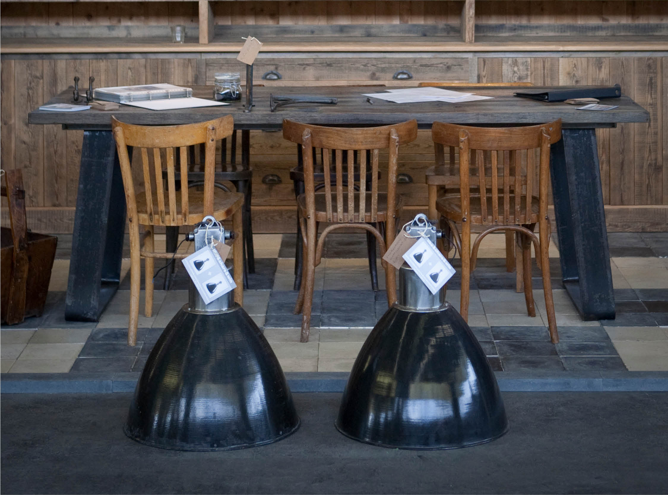 Binnentafels Tafels Buitentafels Salontafels Bijzettafels Tafel Oude Bouwmaterialen