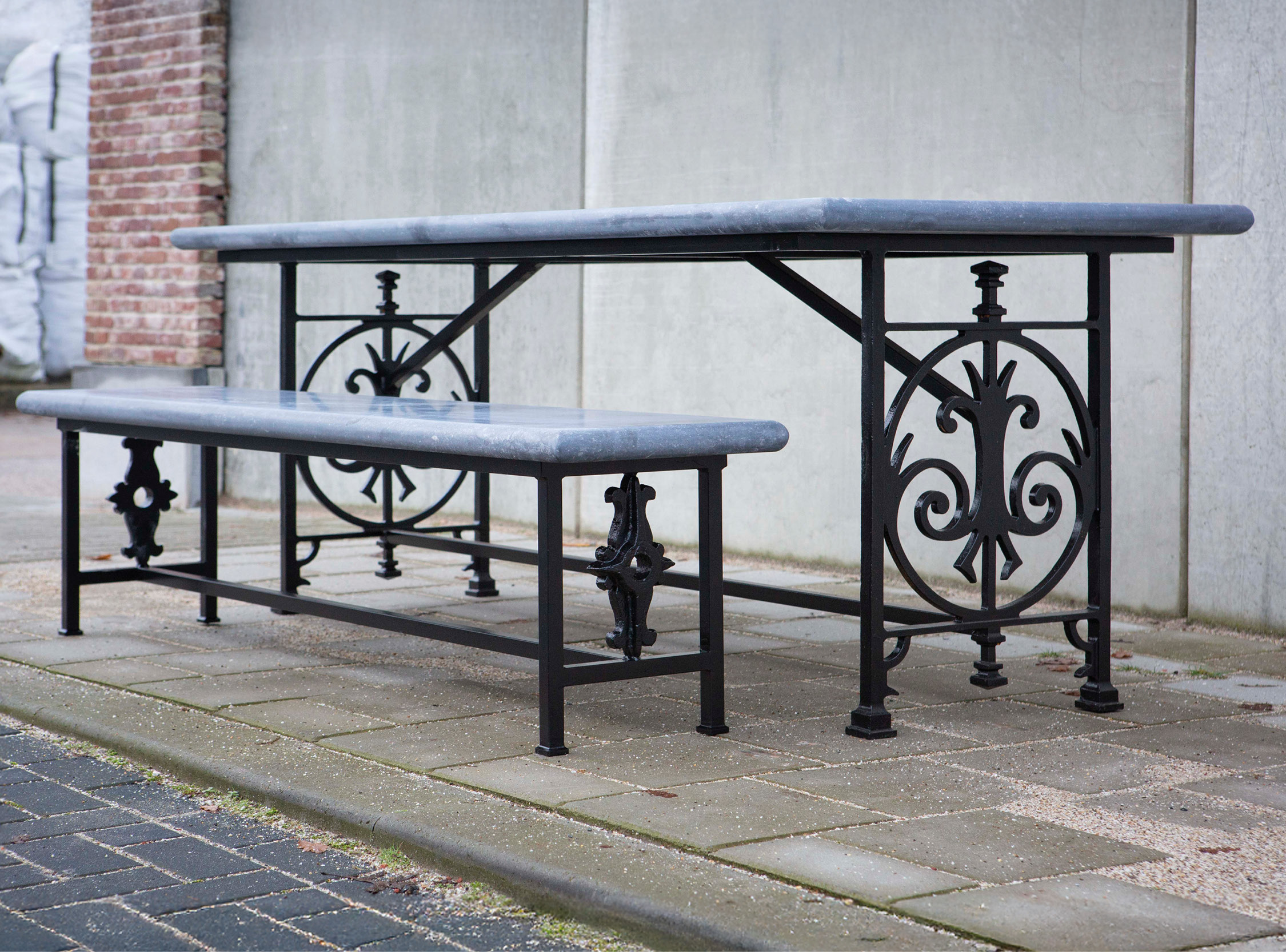 Tafels Buitentafels Binnentafels Salontafels Bijzettafels Tafel Oude Bouwmaterialen