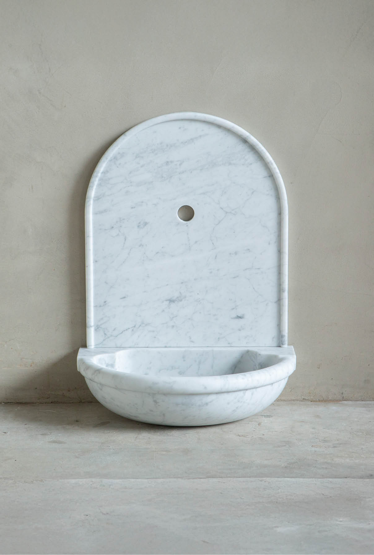 kasteelbakje-wasbakje-klassiek-marmer-toilet-fontein-001 Natuurstenen hoekbakken Kasteelbak Kasteelbakjes Belgisch hardsteen wildbakken Toiletbakjes Kasteelbakjes Oude bakken en hergebruikt natuursteen.