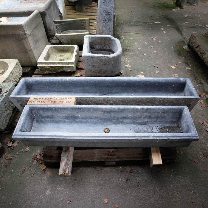 Natuurstenen bakken wildbakken Toiletbakjes Kasteelbakjes Oude bakken en hergebruikt natuursteen