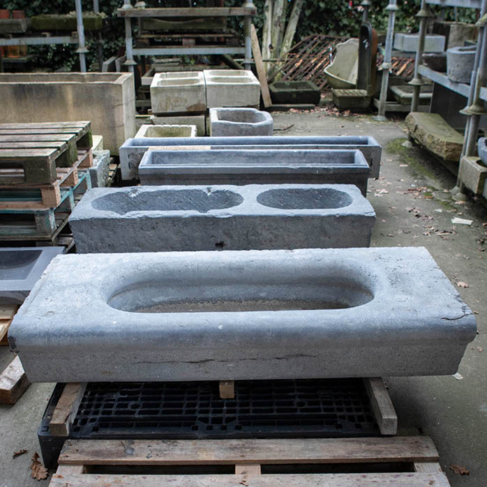 Natuurstenen bakken wildbakken Toiletbakjes Kasteelbakjes Oude bakken en hergebruikt natuursteen